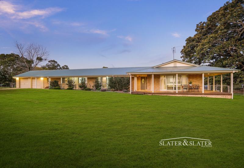 "Banyan View" - Peaceful property with stunning views and easy access to the Hastings river