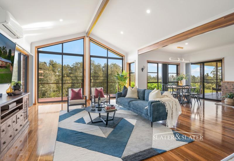 "Torwood" - Modernised home offering peace and privacy on 15.5 acres with absolute riverfront