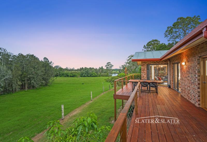 "Torwood" - Modernised home offering peace and privacy with absolute riverfront