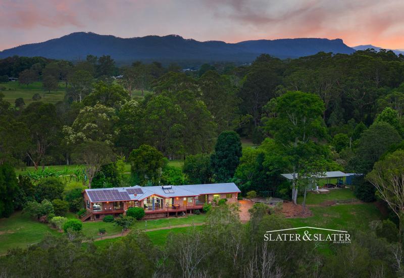 "Torwood" - Modernised home offering peace and privacy on 15.5 acres with absolute riverfront
