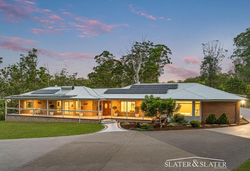 Exceptional and versatile family property on 9.43 acres