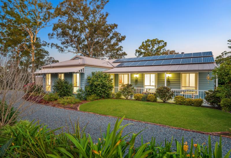 Country lifestyle in sought-after convenient location