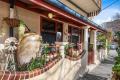 WALKING DISTANCE TO CENTRAL MARKET AND PUBLIC TRANSPORT - OFFERS GREAT ECO LIFESTYLE