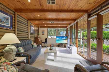 RETREAT WITH PLENTY OF CHARM CLOSE TO ALL FACILITIES