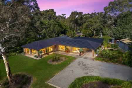ASHBROOK LODGE - FANTASTIC LIFESTYLE PROPERTY ON 2.47 ACRES