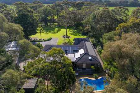 ASHBROOK LODGE - FANTASTIC LIFESTYLE PROPERTY ON 2.47 ACRES