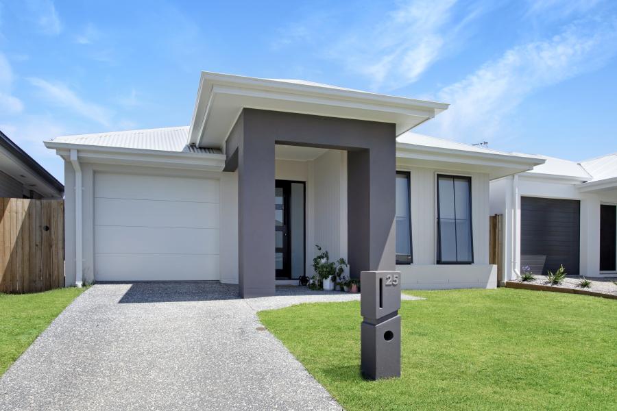 Contemporary Elegance: Modern 3 Bedroom Home