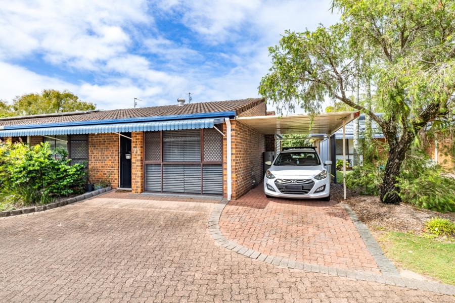 Light-Filled Unit with Park & Canal Views