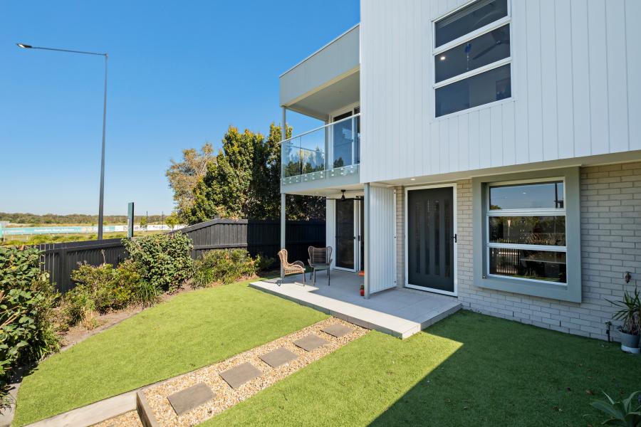 Modern Corner Terrace in Harmony