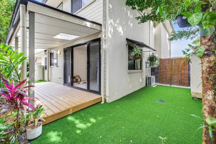 Contemporary Townhouse Living at the Top of Buderim