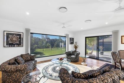 Luxury Lakeside Living in Sippy Downs