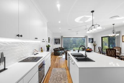 Luxury Lakeside Living in Sippy Downs