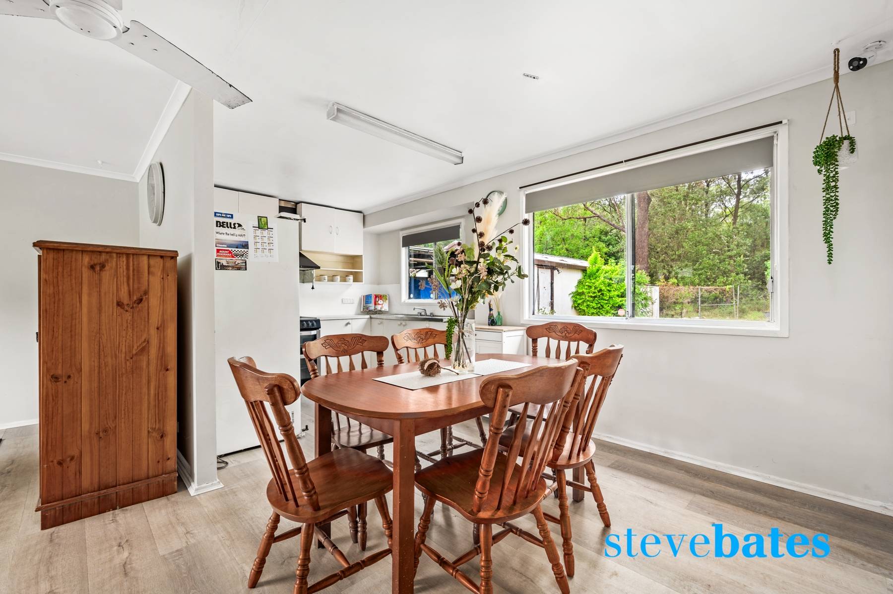 FAMILY FRIENDLY NEIGHBOURHOOD Steve Bates Real Estate