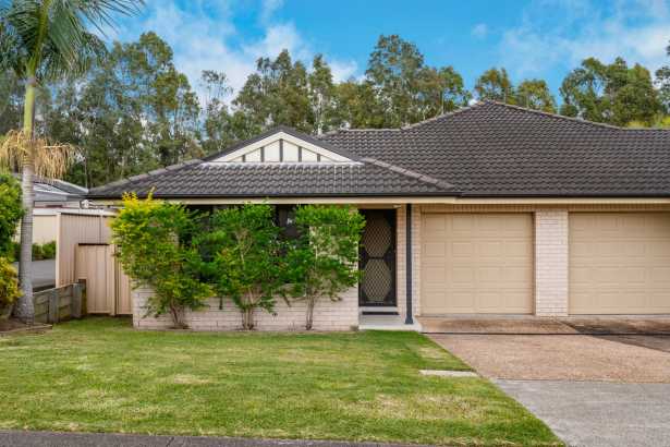 Modern Torrens Titled 3-Bedroom Home in Lakeside!