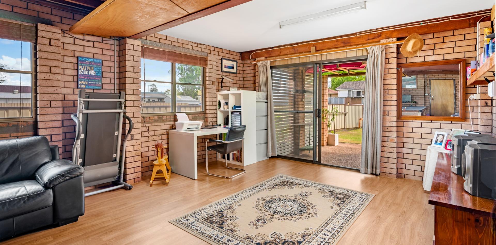 ROOM FOR THE WHOLE FAMILY Steve Bates Real Estate