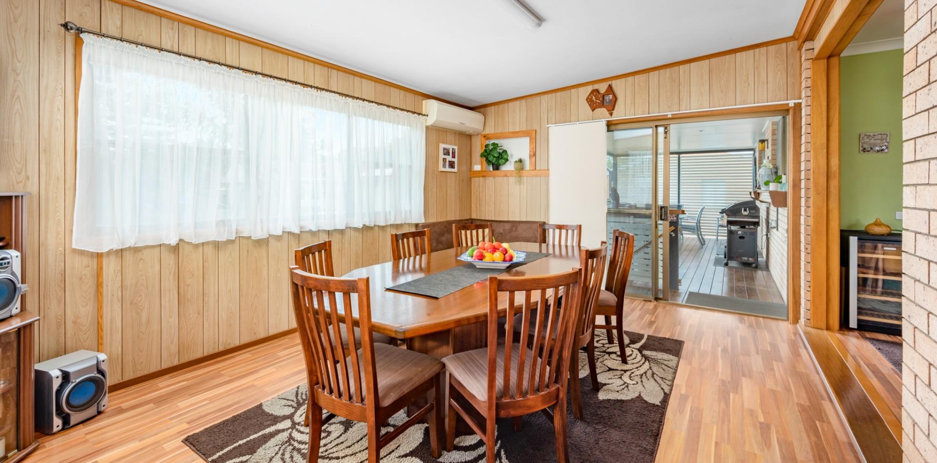 ROOM FOR THE WHOLE FAMILY Steve Bates Real Estate