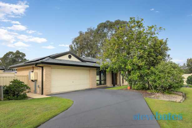 Family Comfort, Space & Poolside Living
