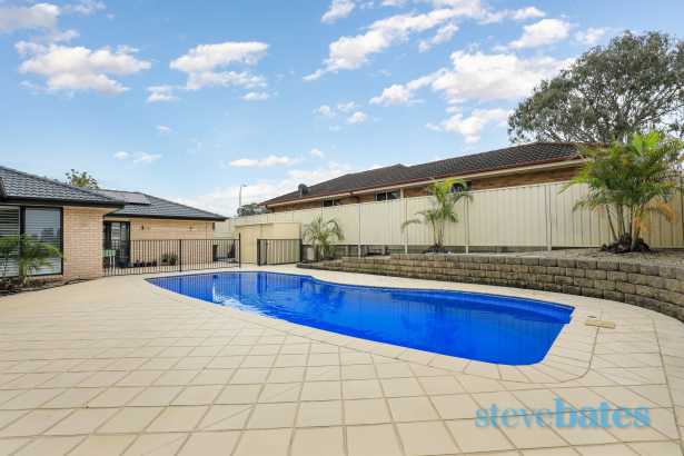 Family Comfort, Space & Poolside Living