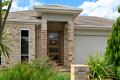 MODERN HOME WITH 9ft CEILINGS & NBN READY