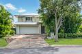 Multiple Livings Spaces on 640m2
