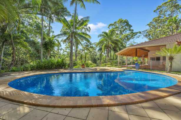 Idyllic Living for the entertainer