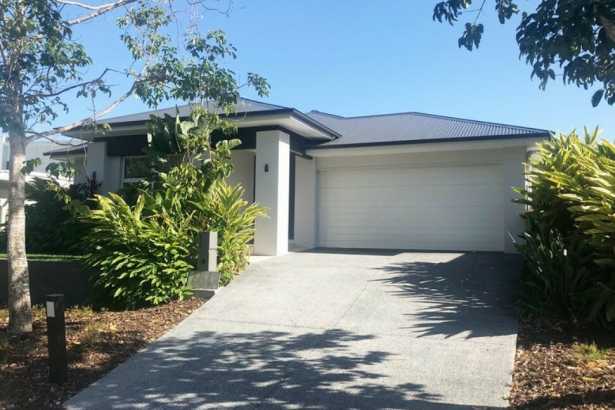 Spacious 4-Bedroom Home in Noosa Heads