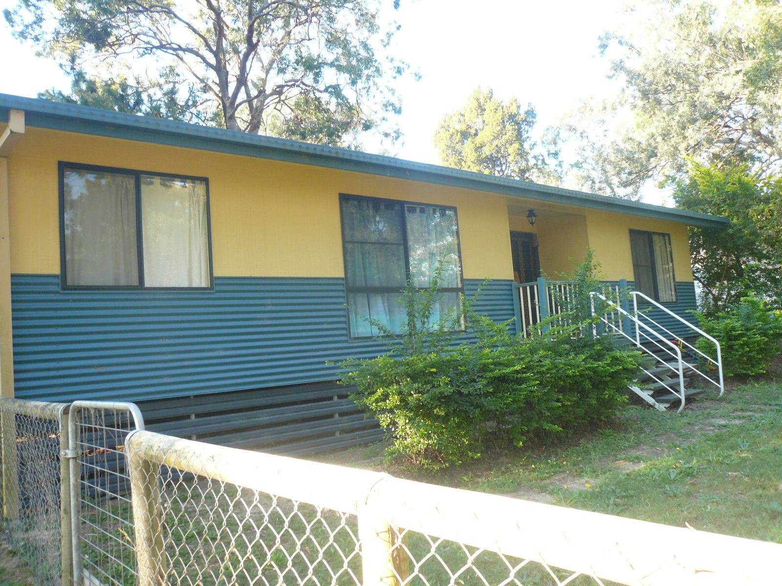 27 Tingara Street, Macleay Island, Macleay Island - Thumbnail 2