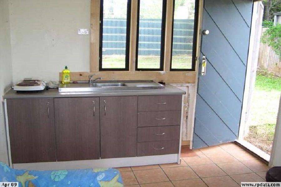 16 Francis Road, Macleay Island, Macleay Island - Thumbnail 3