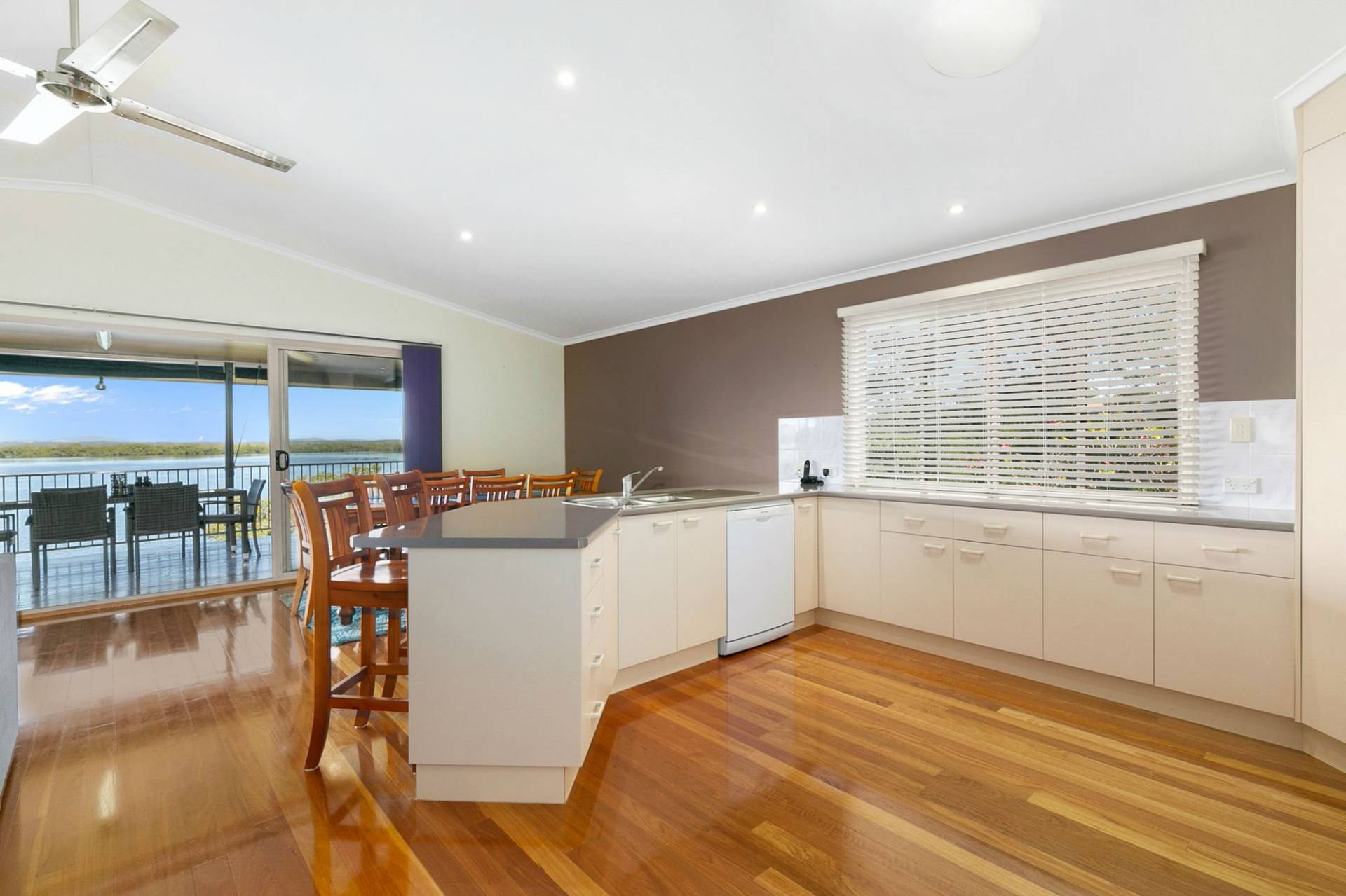 54 Western Road, Macleay Island, Macleay Island - Thumbnail 7