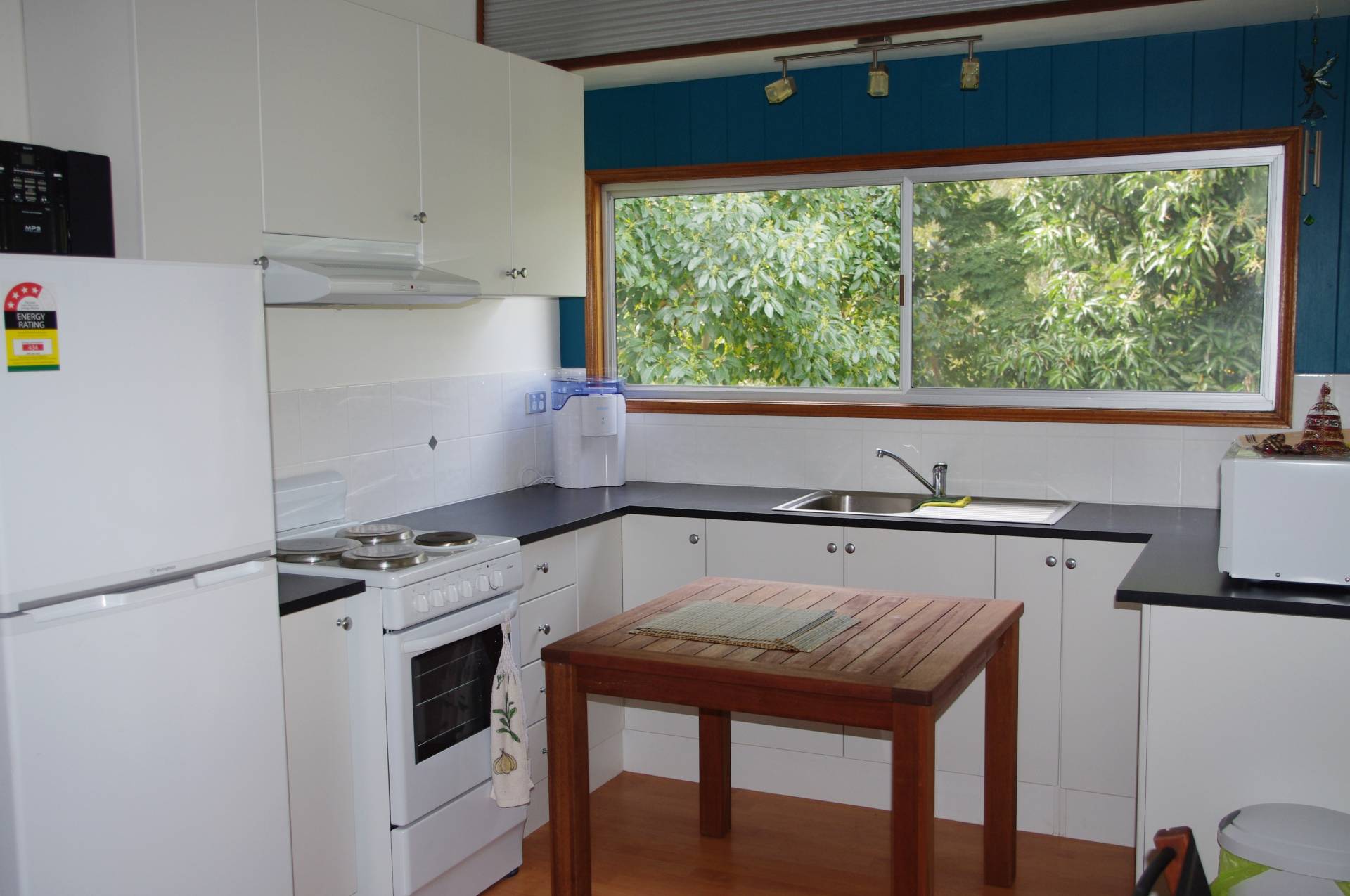 14 Lemontree Drive, Macleay Island, Macleay Island - Thumbnail 2