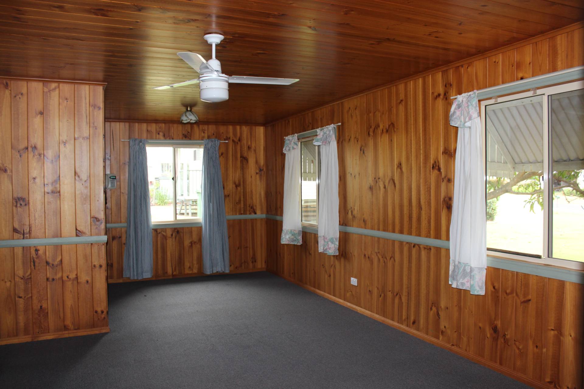 29 Lemontree Drive, Macleay Island, Macleay Island - Thumbnail 2