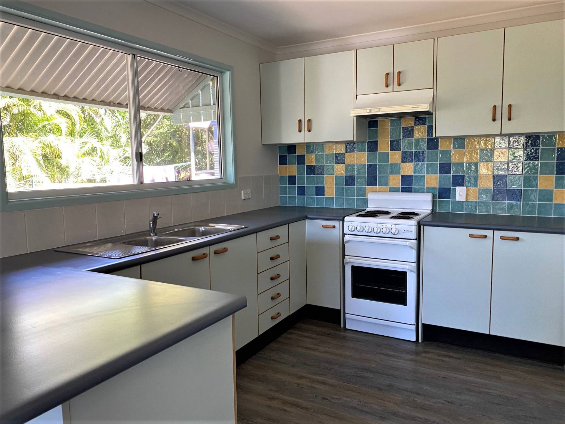 30 Cabriolet Cres, Macleay Island, Macleay Island - Thumbnail 4