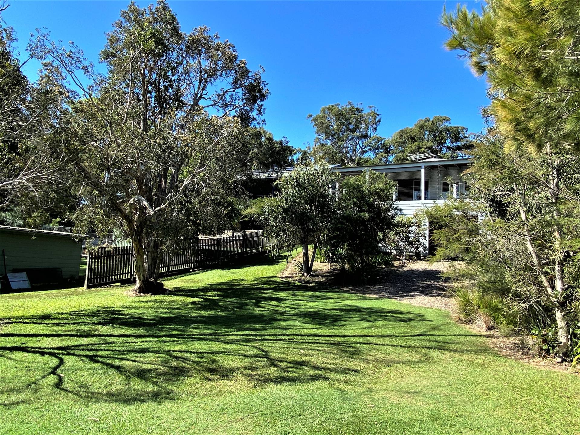 27 Coondooroopa Dr, Macleay Island, Macleay Island - Thumbnail 2