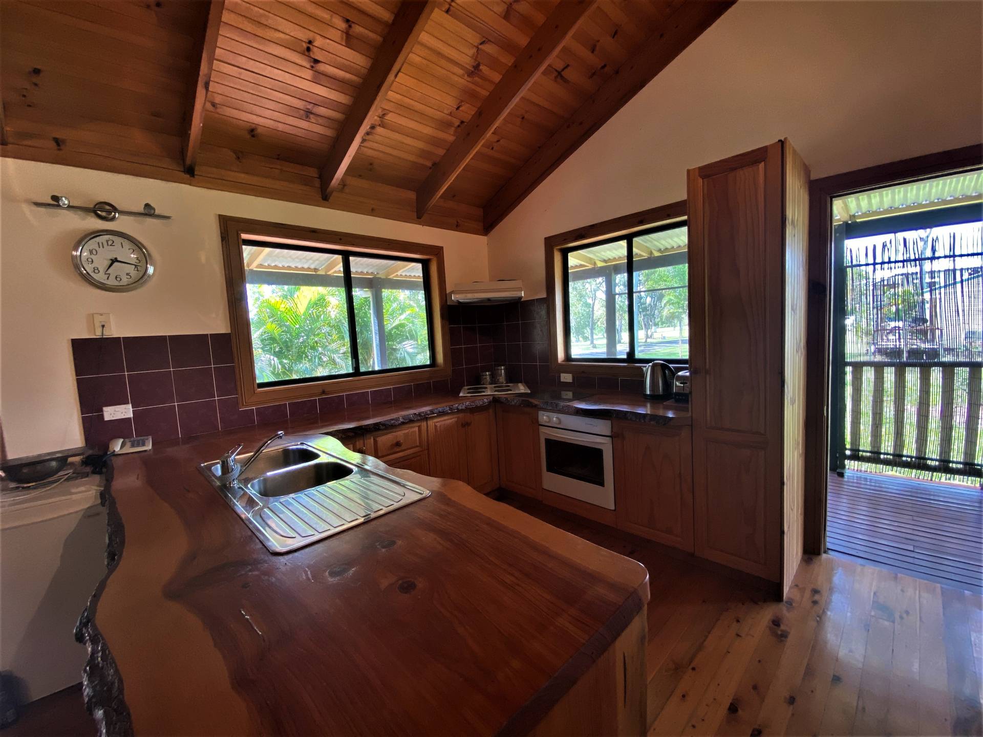 42 Gordon Rd, Macleay Island, Macleay Island - Thumbnail 5