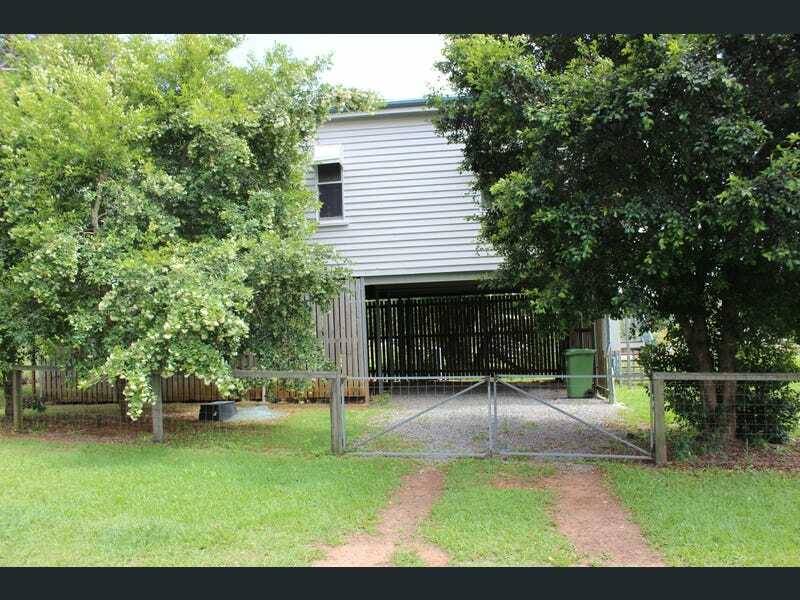 1 Lemontree Dr, Macleay Island, Macleay Island - Thumbnail 2