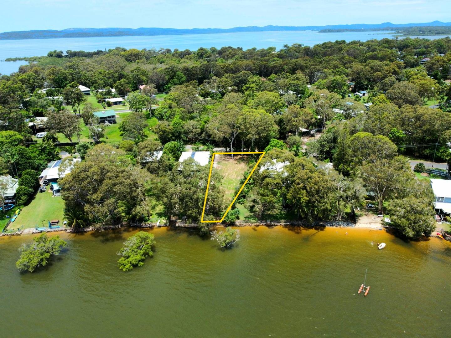 11 Coondooroopa Dr, Macleay Island, Macleay Island - Thumbnail 2