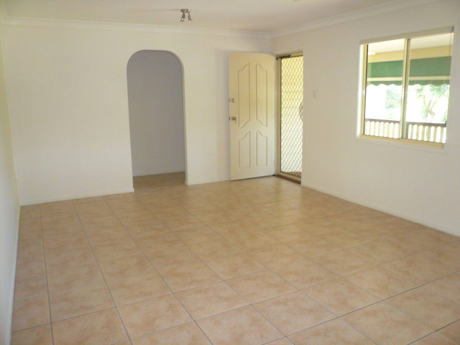 6 Betty Street, Macleay Island, Macleay Island - Thumbnail 3