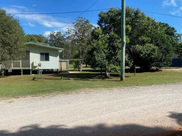12 Mango Cres, Macleay Island, Macleay Island - Thumbnail 2