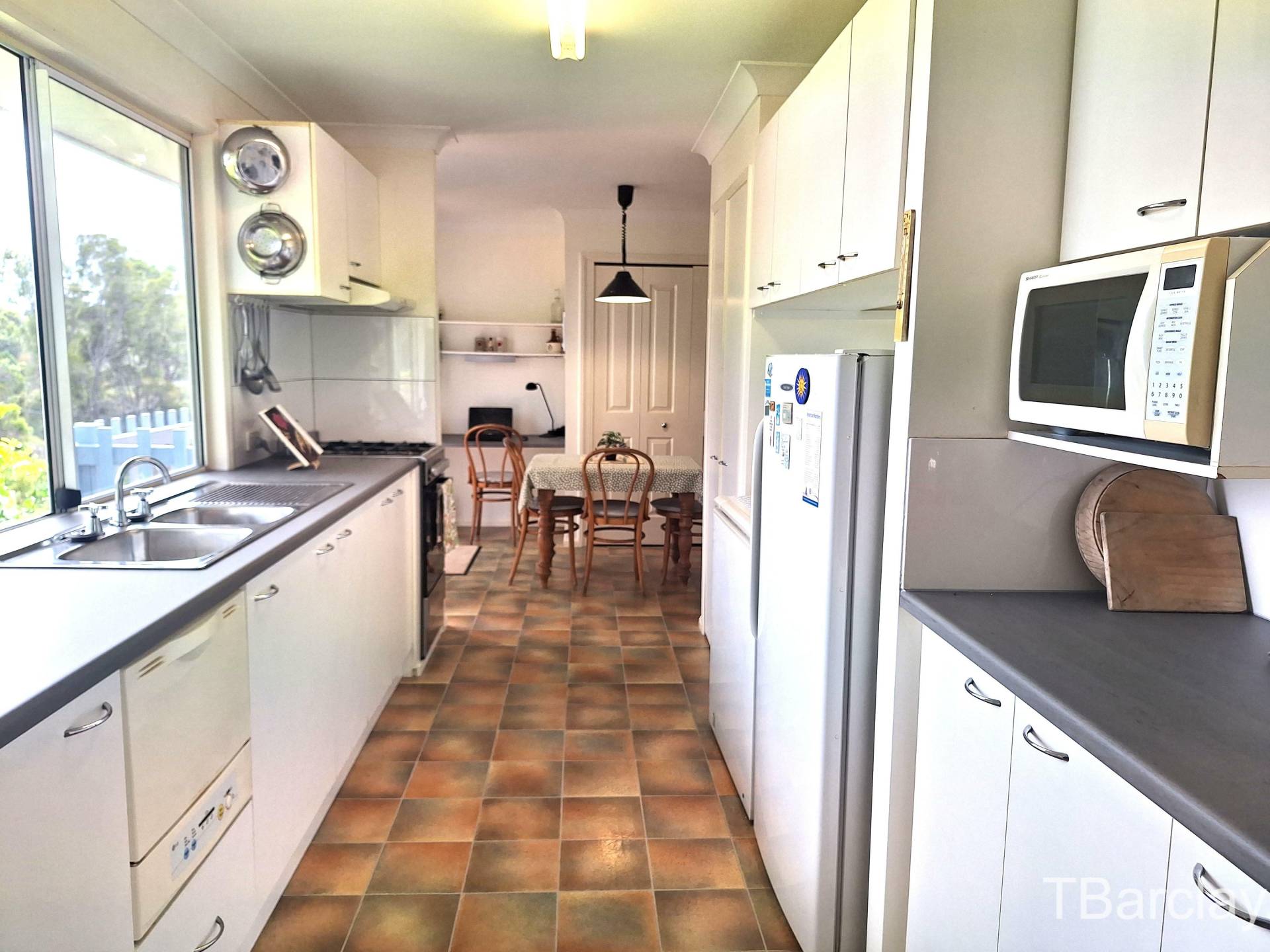 12 Camena St, Macleay Island, Macleay Island - Thumbnail 2