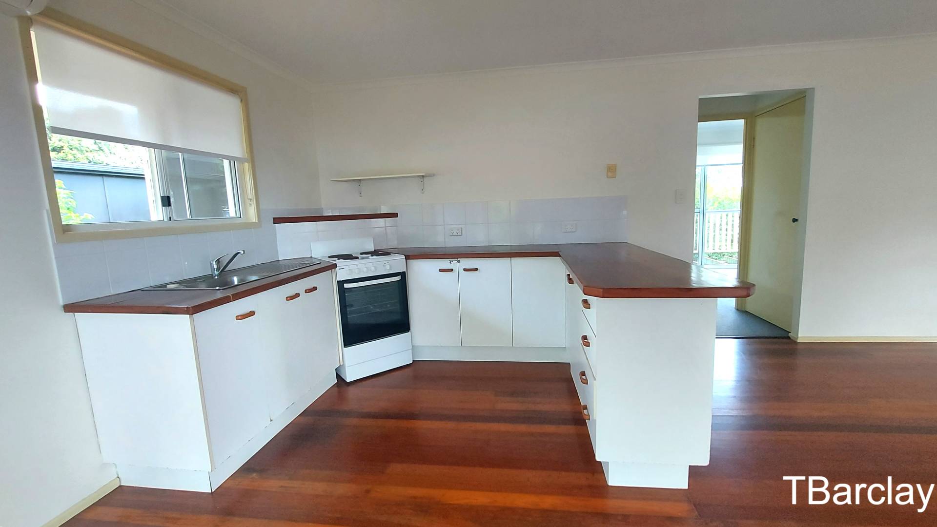 23 Blue Waters Cres, Macleay Island, Macleay Island - Thumbnail 2