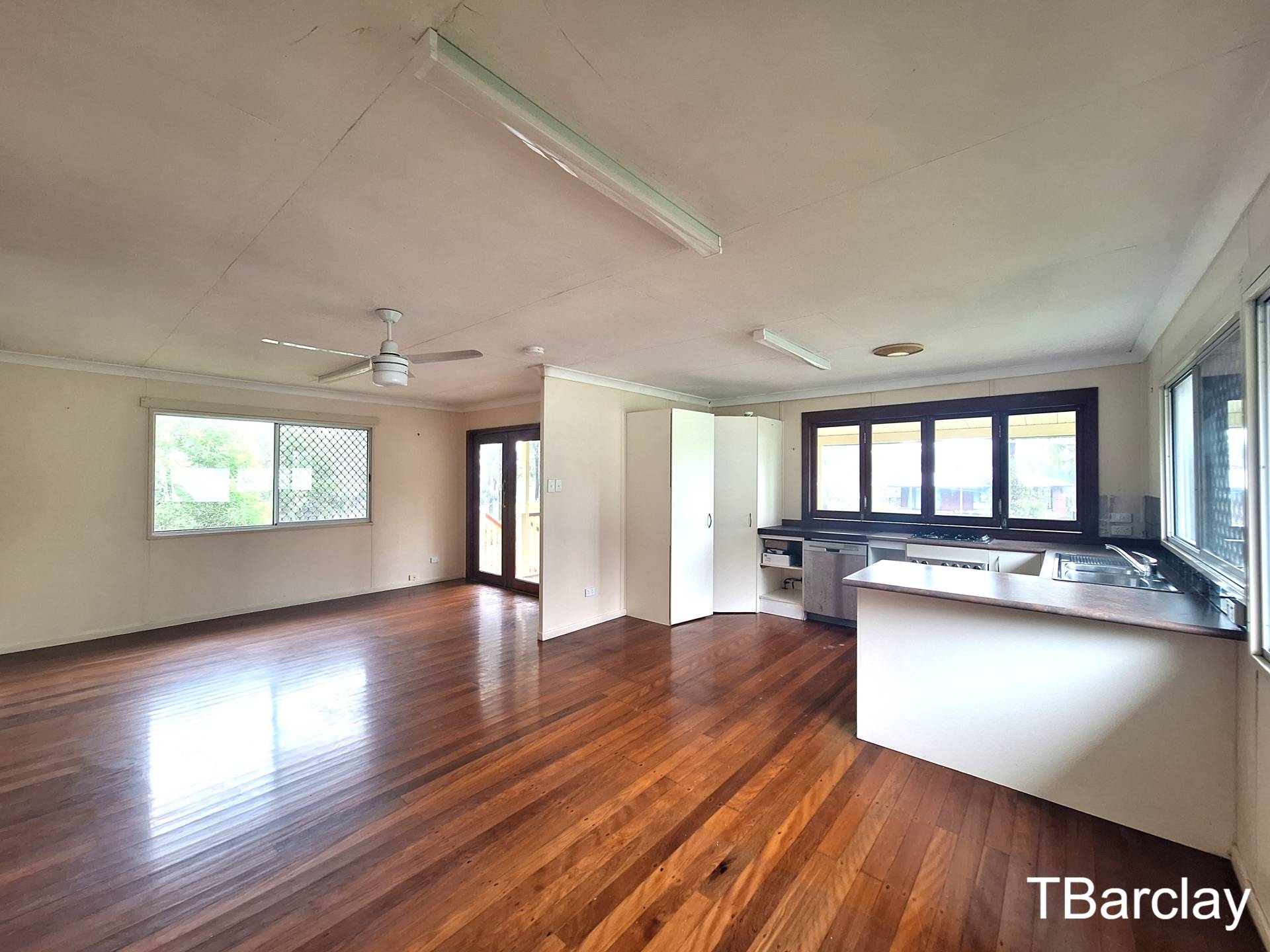 10 Double Bay St, Macleay Island, Macleay Island - Thumbnail 2