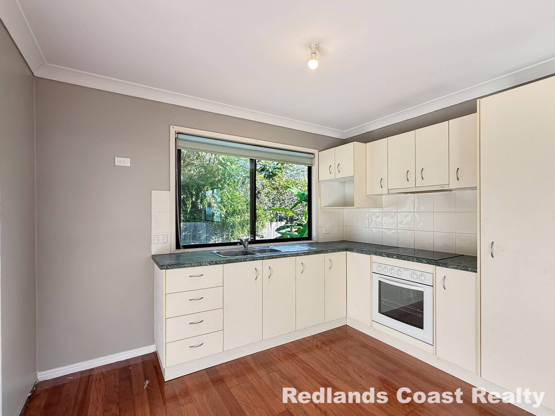53 Lucas Drive, Lamb Island, Lamb Island - Thumbnail 4