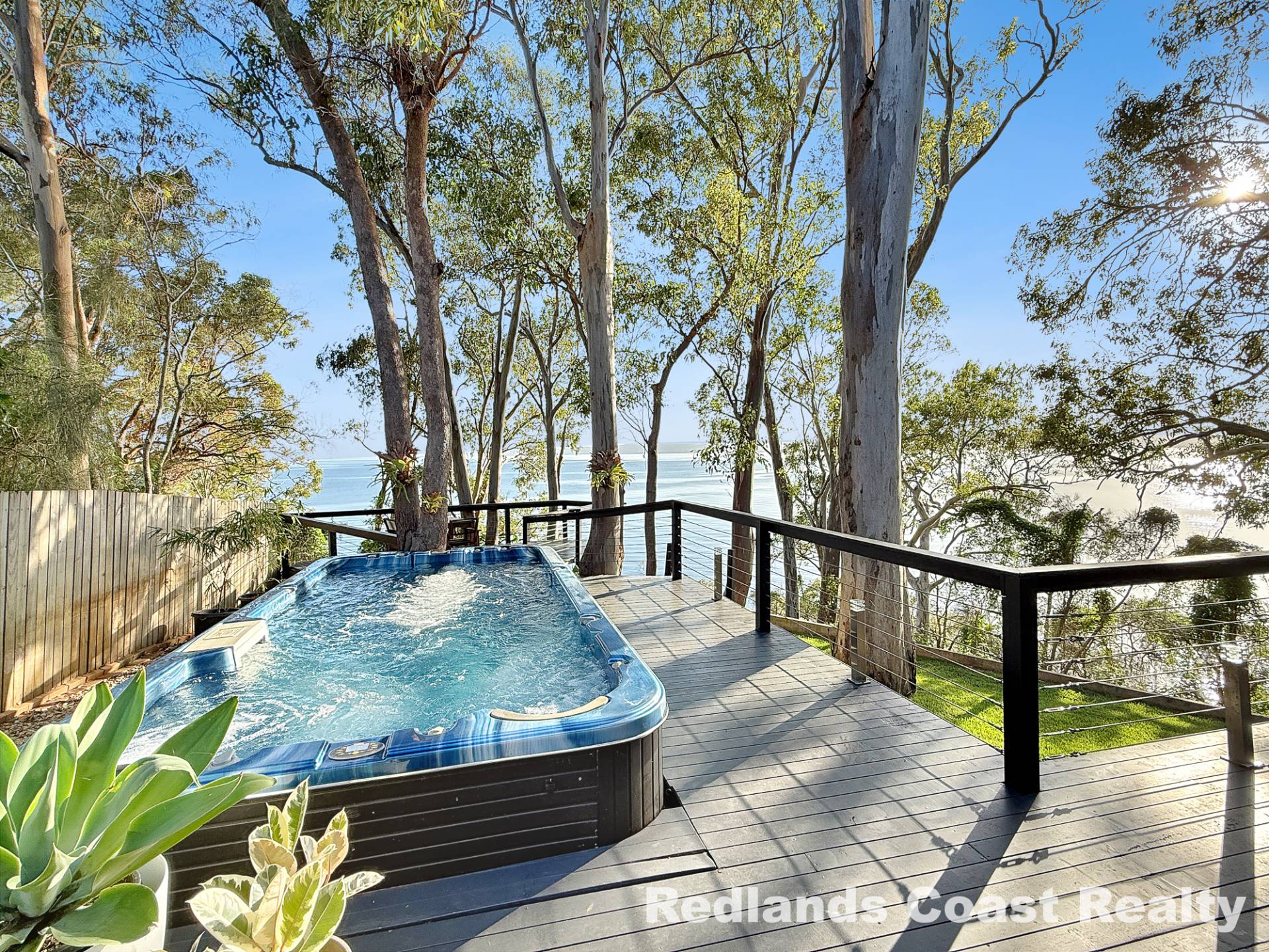 5 Pacific Street, Lamb Island, Lamb Island - Thumbnail 2