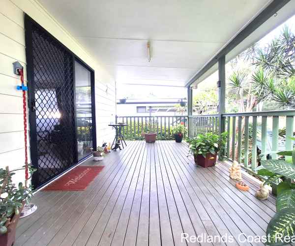 Buyer of a house in Macleay Island, Qld