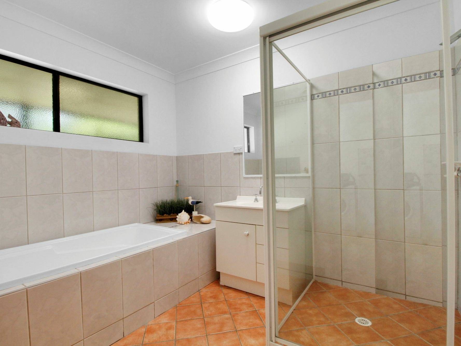 24 - 26 Mango Crescent, Macleay Island, Macleay Island - Thumbnail 6