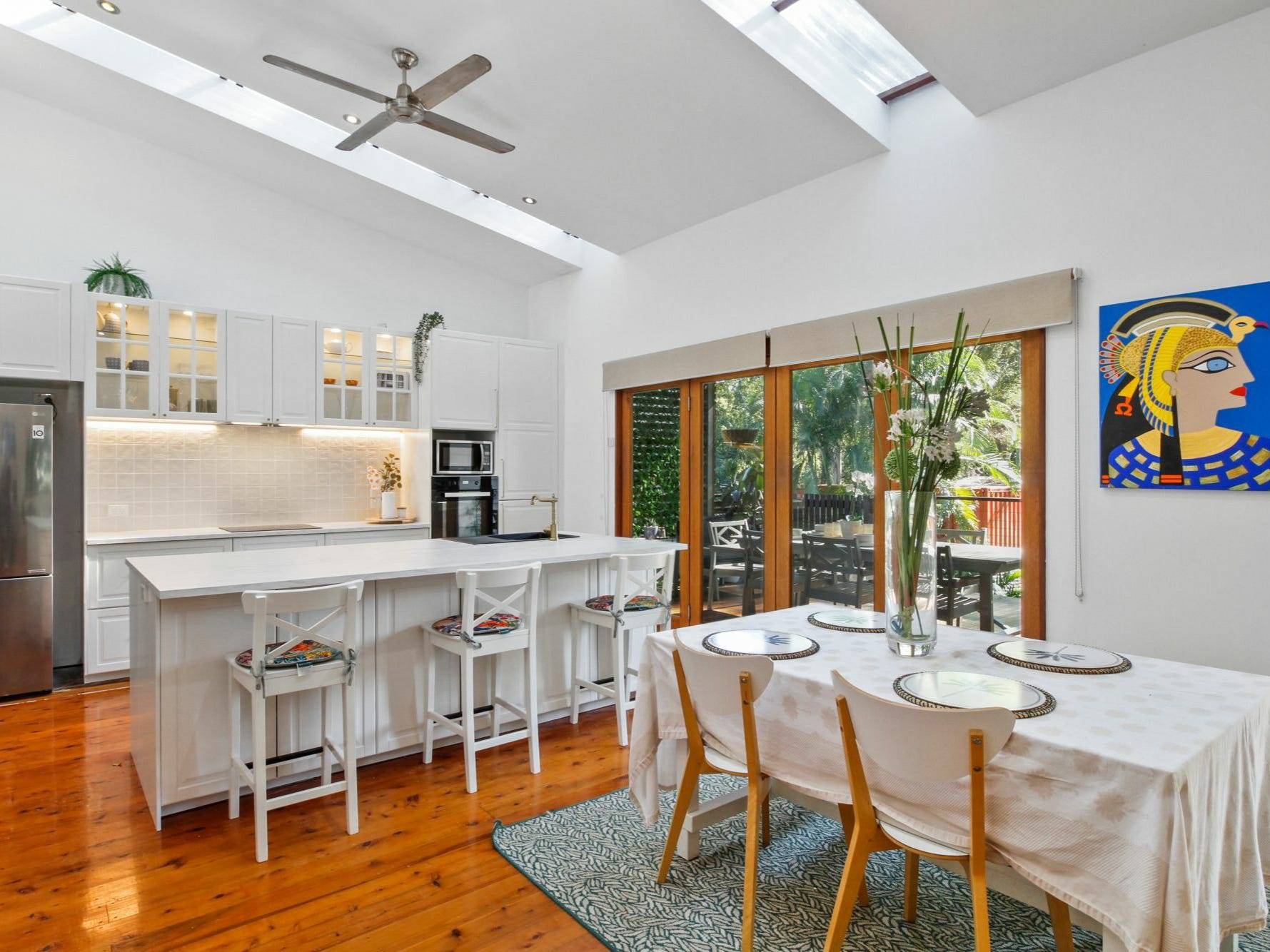 23 Noon Muckle Street, Macleay Island, Macleay Island - Thumbnail 2