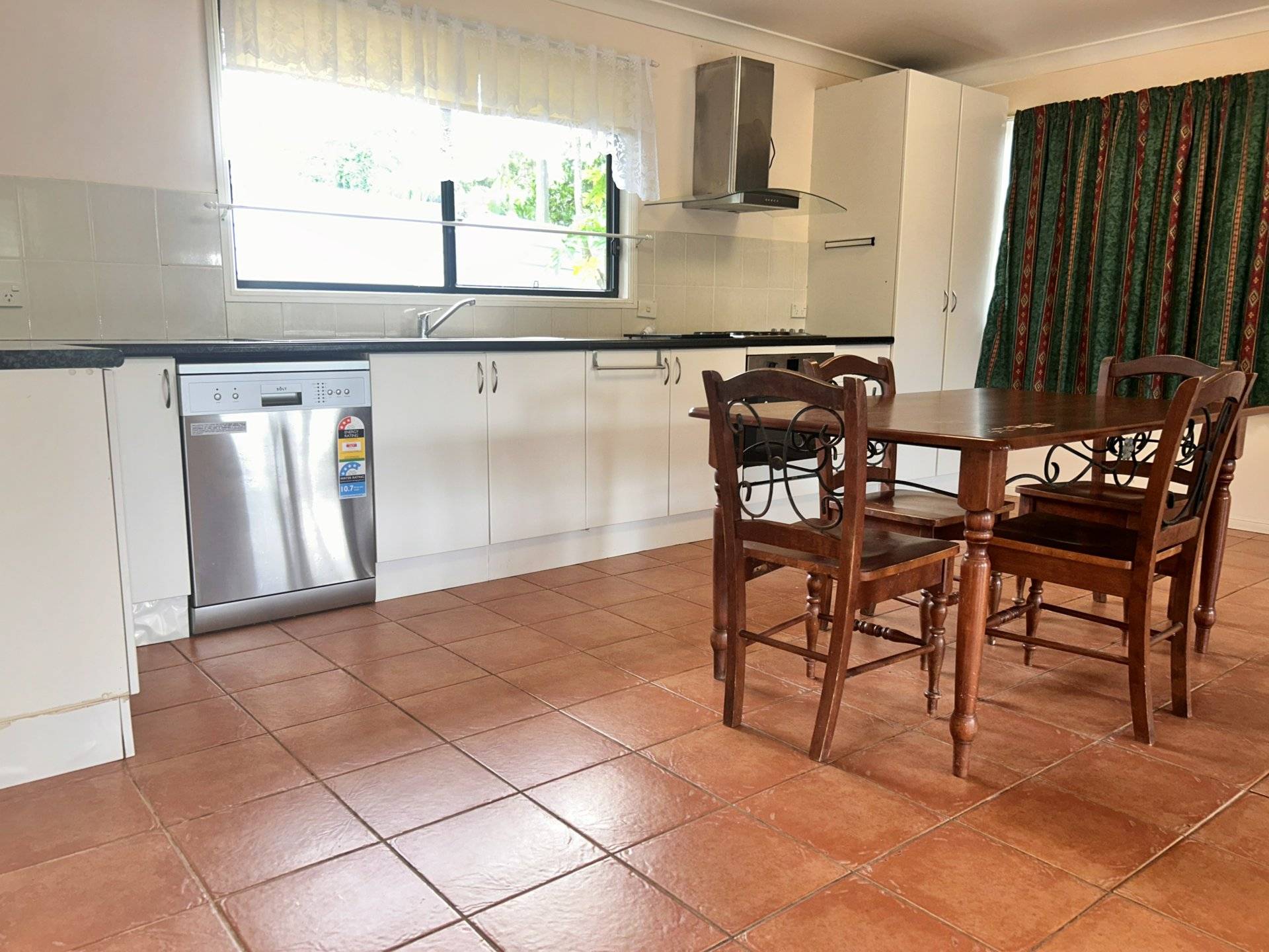 8 Granadilla Street, Macleay Island, Macleay Island - Thumbnail 8