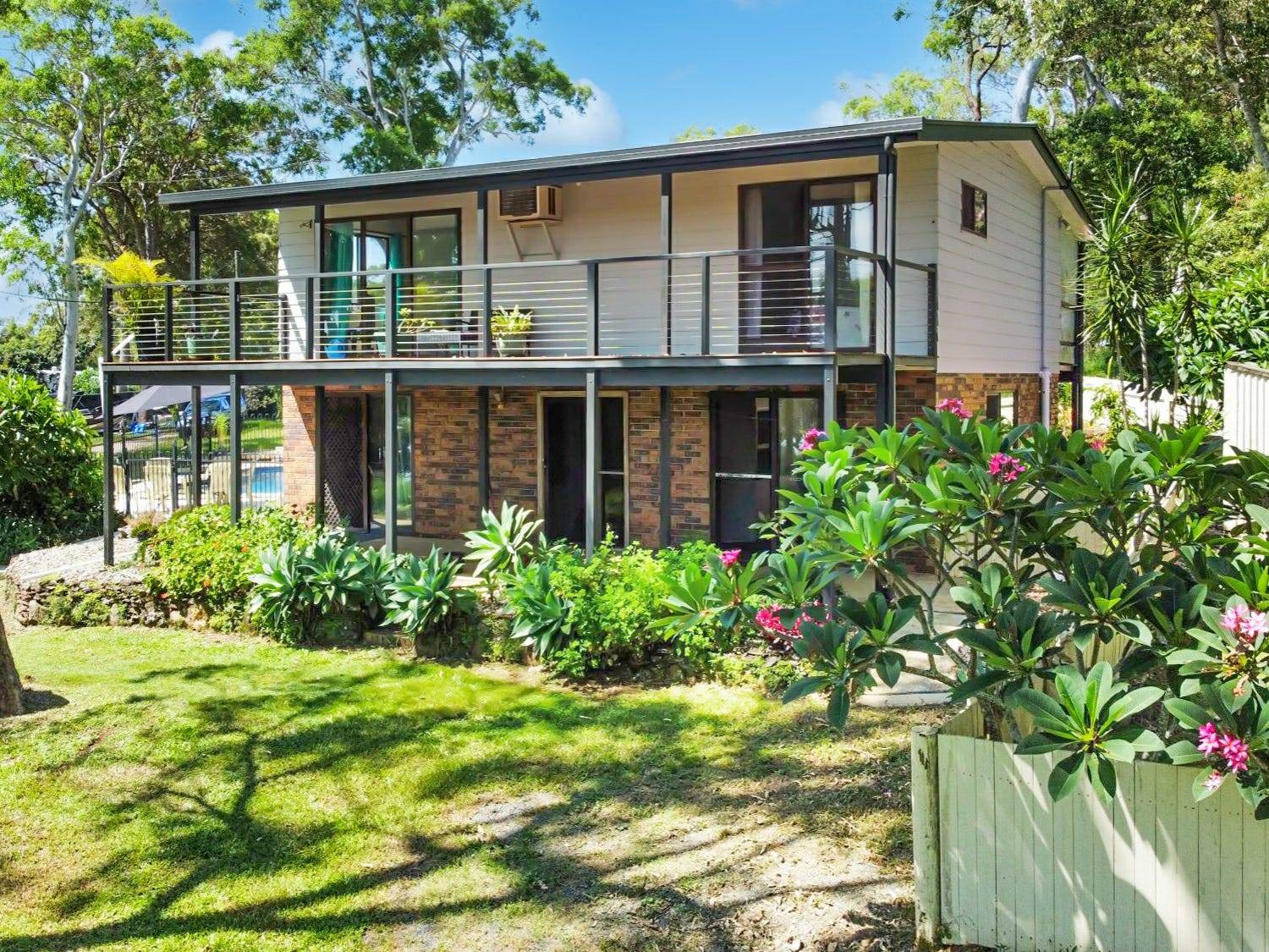 8-10 Cliff Terrace, Macleay Island, Macleay Island - Thumbnail 3