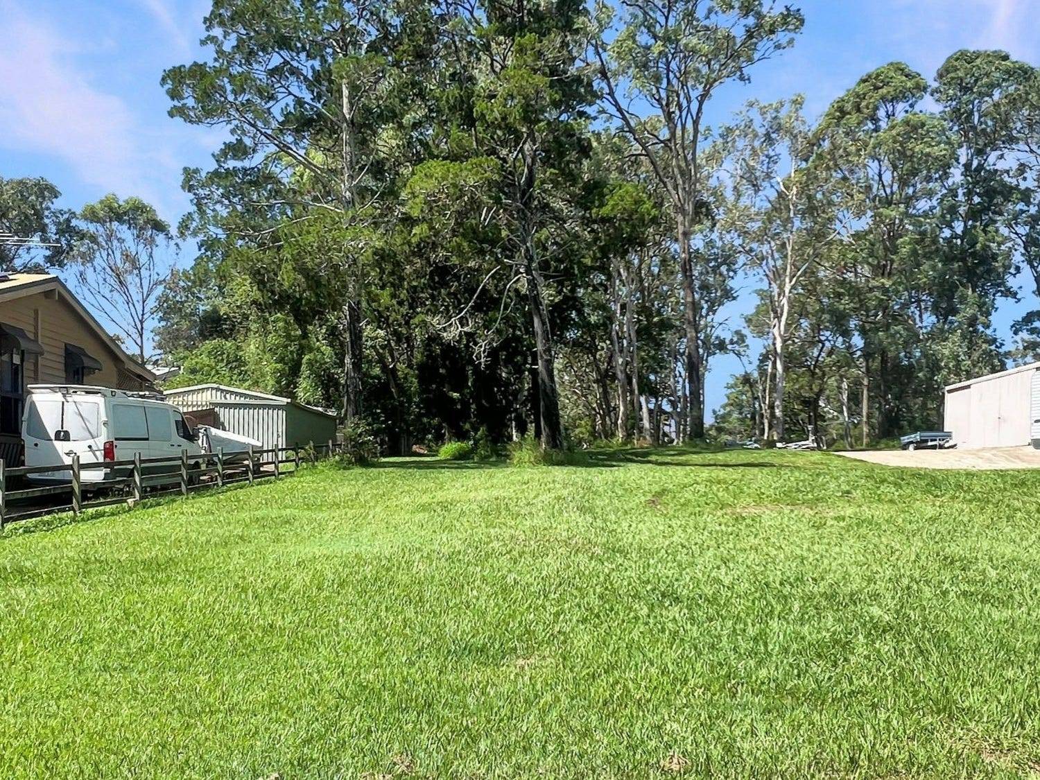 18 Cliff Terrace, Macleay Island, Macleay Island - Thumbnail 2