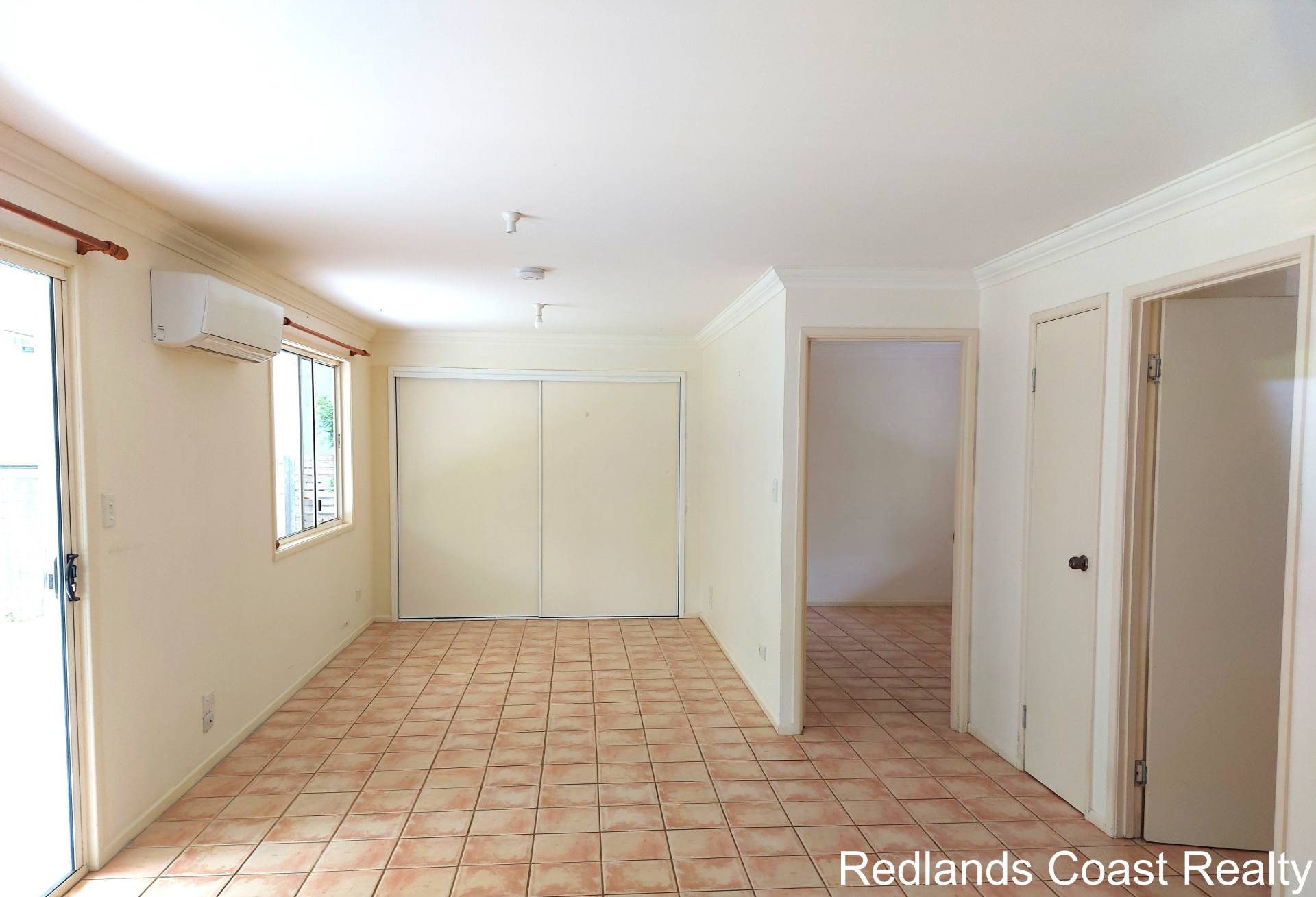 16 Waterside Dr, Macleay Island, Macleay Island - Thumbnail 4